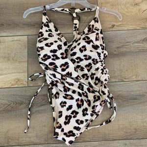 Kona Sol for target swimsuit size small NWT